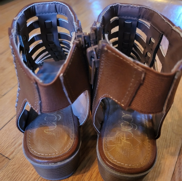 Sugar Gladiator Sandals - Picture 4 of 5